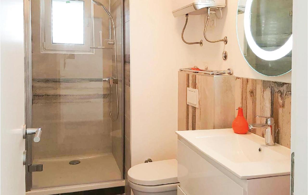 Cozy Apartment In Brodarica With Wifi Extérieur photo