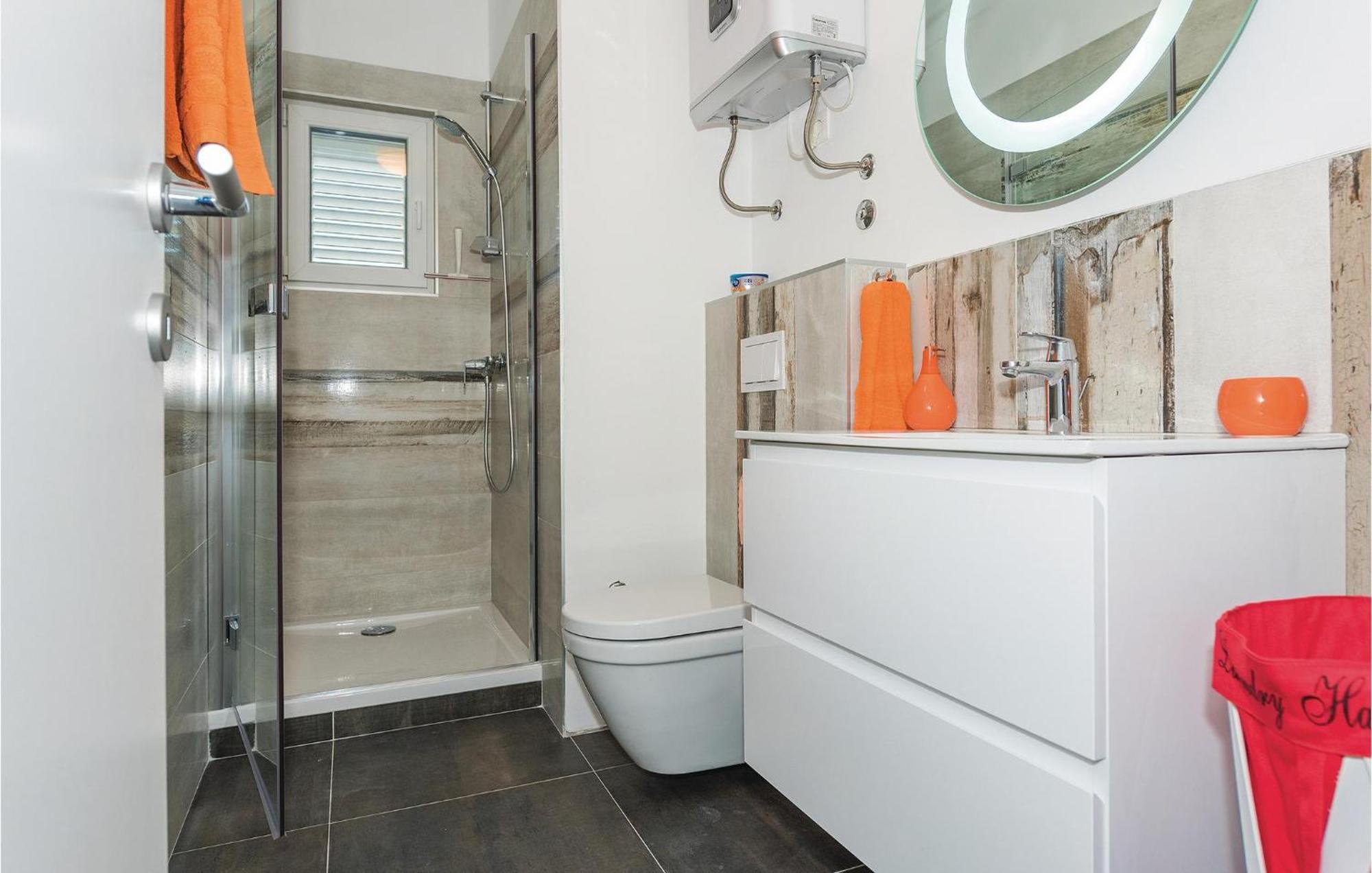 Cozy Apartment In Brodarica With Wifi Extérieur photo
